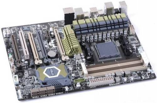 ASUS Sabertooth 990FX: Highend-Mainboard für AMD Bulldozer