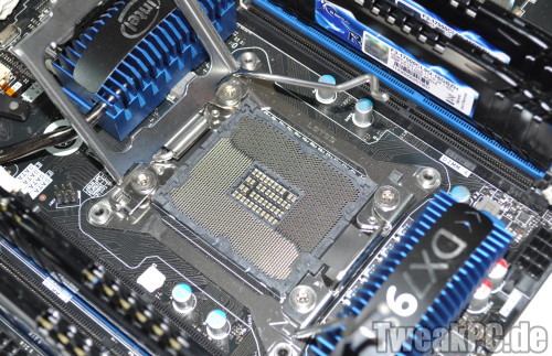 Intel: Ivy Bridge EX mit 15 Kernen?
