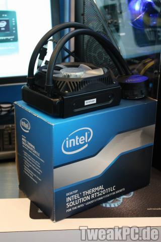 Intel DX79SI: Erste Bilder vom LGA2011-Referenzboard
