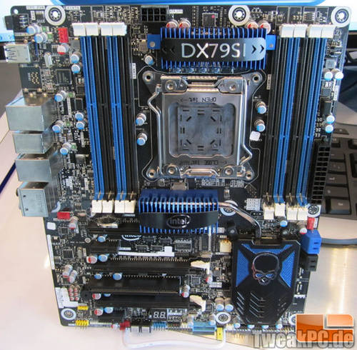 Intel DX79SI: Erste Bilder vom LGA2011-Referenzboard