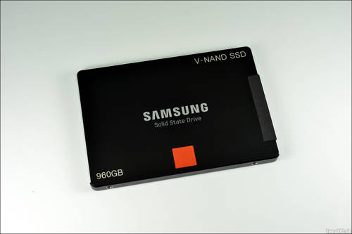 Samsung: Neue 3D-V-NAND-SSDs mit 960 GB Speicherplatz