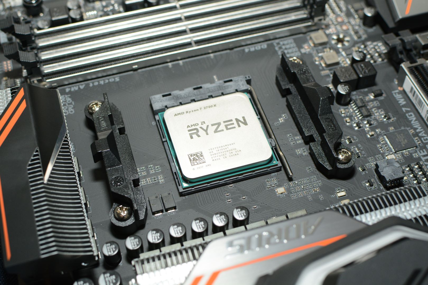 Ryzen 2600 память. Ryzen 7 2700. AMD Ryzen 5 2600x. Ryzen 7 2700x. AMD 2700x.