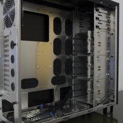 Lian Li PC-A79 - Front Laufwerksschacht